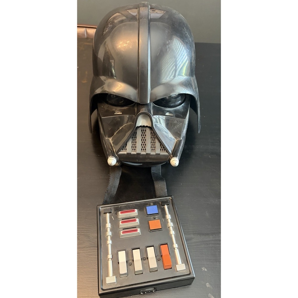 Star Wars Darth Vader Voice Changer/Helmet Mask 2004 Lucas Films No Sound
